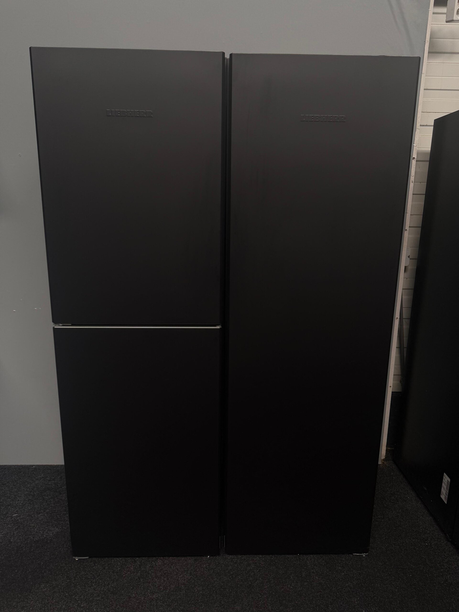 Liebherr 120cm Amerikaanse koelkast matzwart showroommodel EWO53SR-EWO54SR
